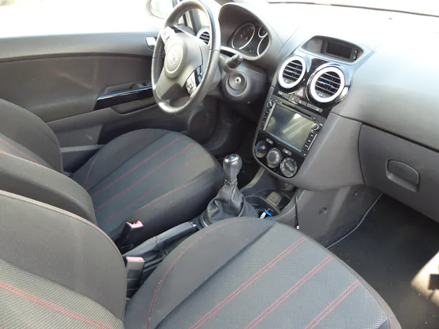 Opel Corsa 1.6 Turbo Color Edition