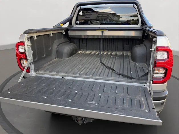 Toyota Hilux 2.8D-4D MHEV Invincible Double Cab 4x4 A