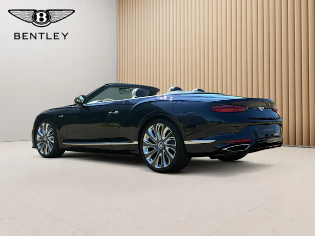 Bentley Continental GTC 4.0 V8 PHEV Mulliner/ 1.9% Leasing möglich.