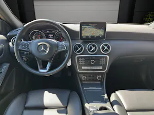 MERCEDES-BENZ A 180 Night Star 7G-DCT