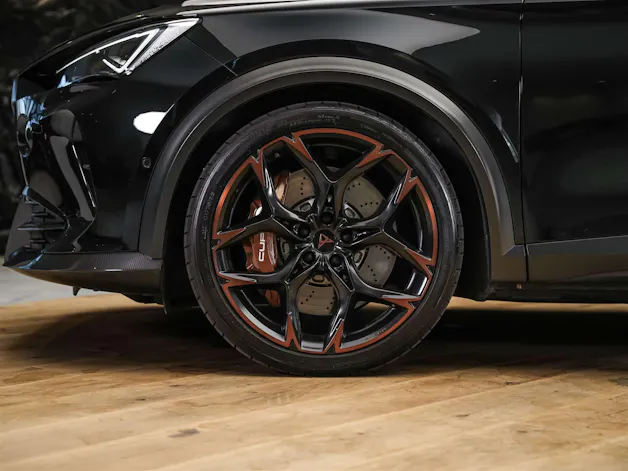 Cupra Formentor 2.5TSI VZ5 4Drive DSG *Panorama*360° Kamera*El. Sitze*