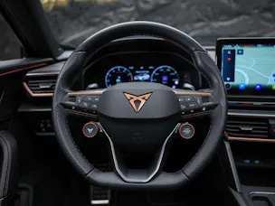 CUPRA Formentor 2.5TSI VZ5 4Drive DSG *Panorama*360° Kamera*El. Sitze*