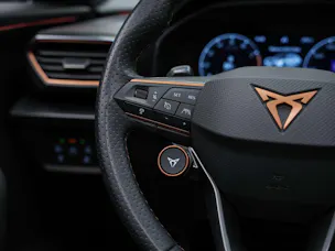 CUPRA Formentor 2.5TSI VZ5 4Drive DSG *Panorama*360° Kamera*El. Sitze*