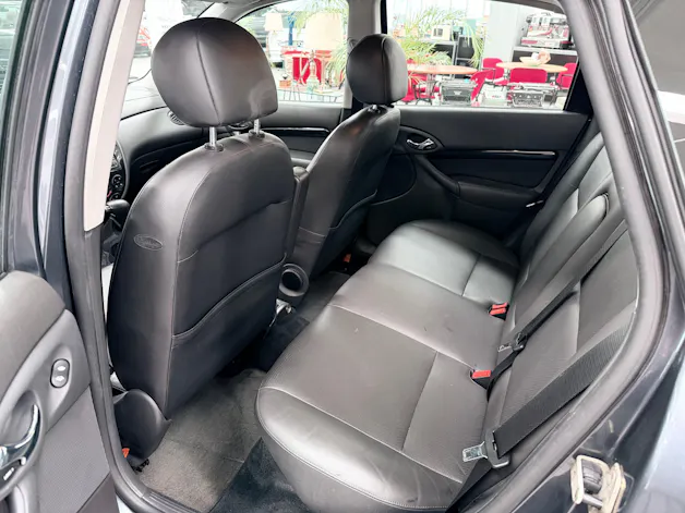 Ford Focus 2.0i 16V AUTOMATICA!