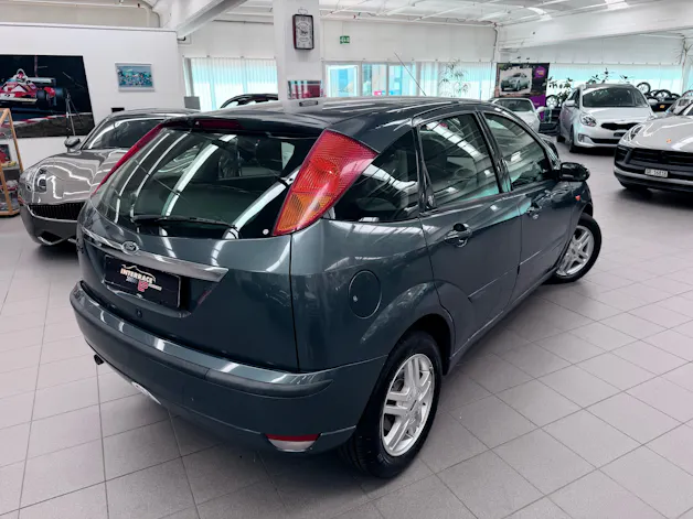 Ford Focus 2.0i 16V AUTOMATICA!