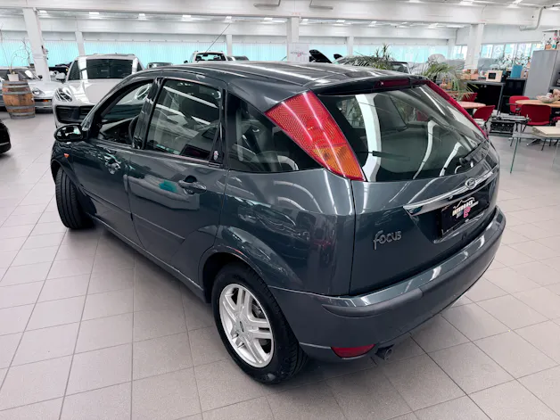 Ford Focus 2.0i 16V AUTOMATICA!