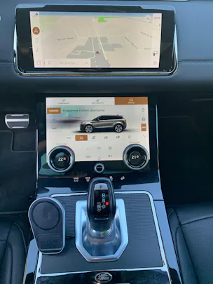 Land Rover Range Rover Evoque R-Dynamic P 300e SE AT8