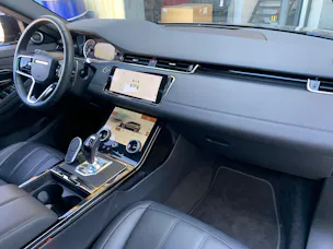 Land Rover Range Rover Evoque R-Dynamic P 300e SE AT8