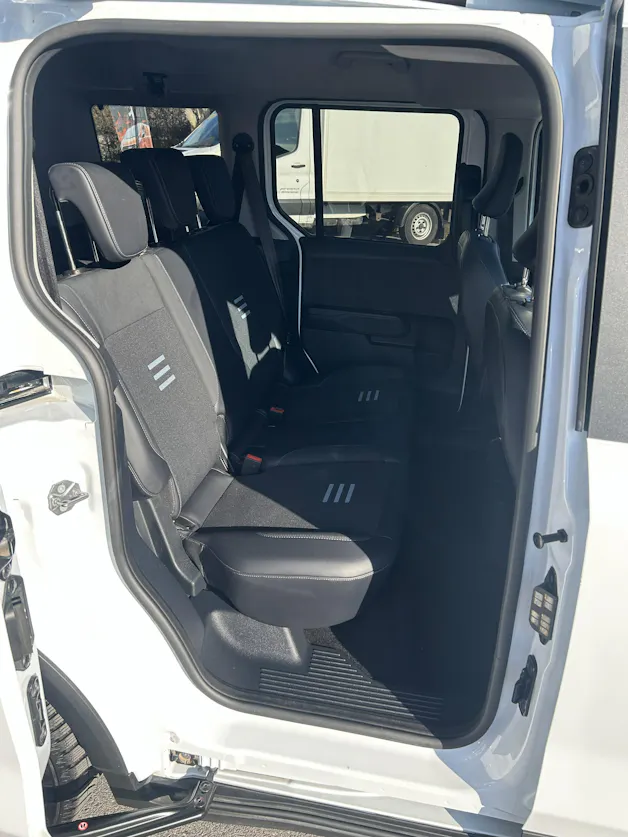 Ford Tourneo Courier 1.0 EcoBoost Active Automat
