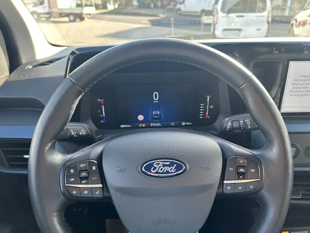 Ford Tourneo Courier 1.0 EcoBoost Active Automat
