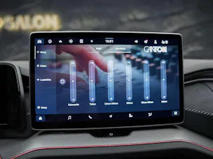 SKODA Kodiaq 2.0 TDI Sportline 4x4 *Panorama*7 Plätzer* Matrix LED*CANTON Soundsystem*