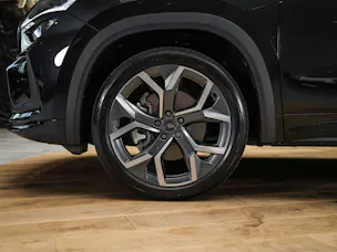 SKODA Kodiaq 2.0 TDI Sportline 4x4 *Panorama*7 Plätzer* Matrix LED*CANTON Soundsystem*