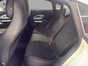 MERCEDES-BENZ CLA 220 4M - AMG / 360 Grad Kamera / Panorama-Dach / Sitzheizung