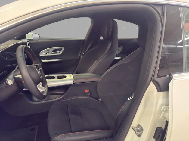 Mercedes-Benz CLA 220 4M - AMG / 360 Grad Kamera / Panorama-Dach / Sitzheizung