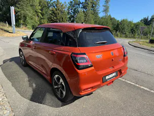 Suzuki Swift 1.2 Sakura Top Hybrid CVT