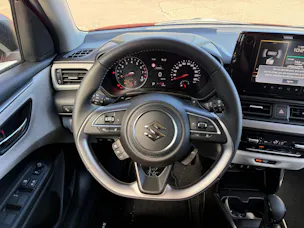 Suzuki Swift 1.2 Sakura Top Hybrid CVT