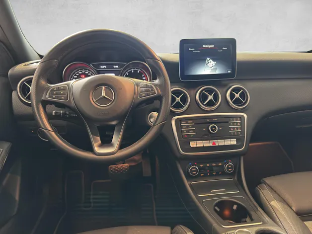 Mercedes-Benz A 220 Urban 4Matic 7G-DCT