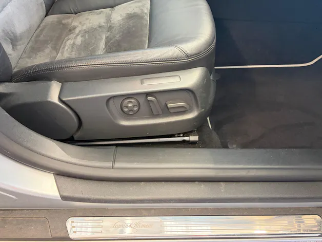 Škoda Octavia Combi 1.8 TSI Laurin & Klement DSG | CH | Alcantara-Leder | Schiebedach | Memory | Navi Columbus |