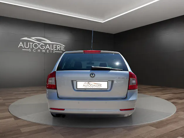 Škoda Octavia Combi 1.8 TSI Laurin & Klement DSG | CH | Alcantara-Leder | Schiebedach | Memory | Navi Columbus |