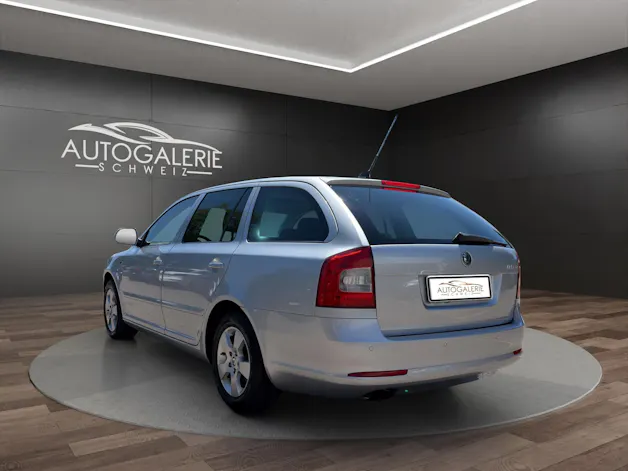 Škoda Octavia Combi 1.8 TSI Laurin & Klement DSG | CH | Alcantara-Leder | Schiebedach | Memory | Navi Columbus |