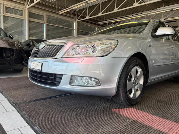Škoda Octavia Combi 1.8 TSI Laurin & Klement DSG | CH | Alcantara-Leder | Schiebedach | Memory | Navi Columbus |