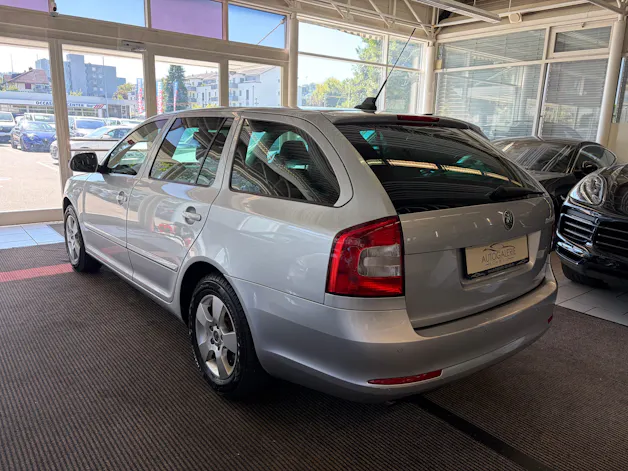 Škoda Octavia Combi 1.8 TSI Laurin & Klement DSG | CH | Alcantara-Leder | Schiebedach | Memory | Navi Columbus |