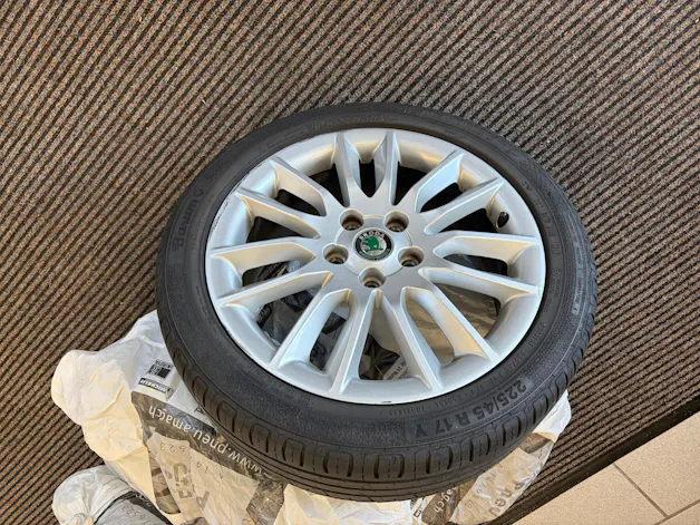 Škoda Octavia Combi 1.8 TSI Laurin & Klement DSG | CH | Alcantara-Leder | Schiebedach | Memory | Navi Columbus |