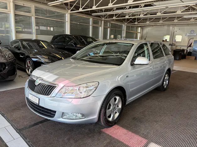 Škoda Octavia Combi 1.8 TSI Laurin & Klement DSG | CH | Alcantara-Leder | Schiebedach | Memory | Navi Columbus |
