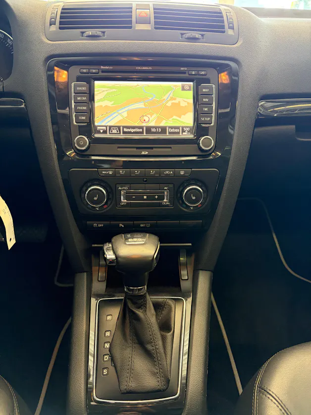 Škoda Octavia Combi 1.8 TSI Laurin & Klement DSG | CH | Alcantara-Leder | Schiebedach | Memory | Navi Columbus |