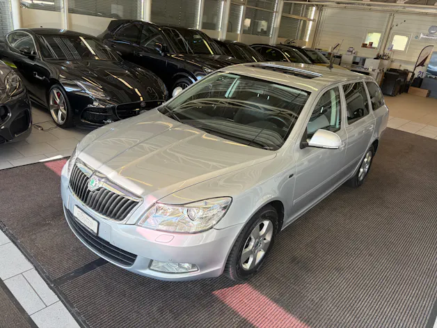Škoda Octavia Combi 1.8 TSI Laurin & Klement DSG | CH | Alcantara-Leder | Schiebedach | Memory | Navi Columbus |