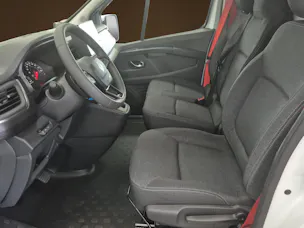RENAULT Trafic Red 2.0 dCi 150 L2H1 Automat