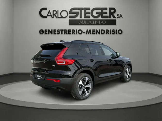 Volvo XC40 B3 Benzin Mild Hybrid Plus Dark DCT