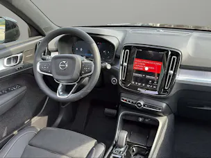 VOLVO XC40 B3 Benzin Mild Hybrid Plus Dark DCT