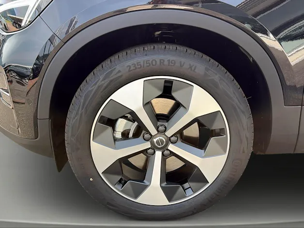 Volvo XC40 B3 Benzin Mild Hybrid Plus Dark DCT