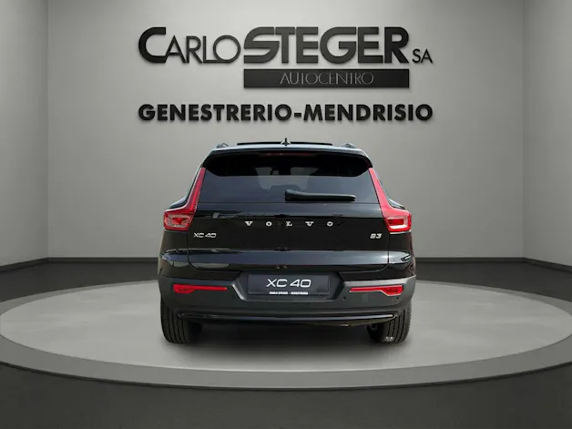Volvo XC40 B3 Benzin Mild Hybrid Plus Dark DCT