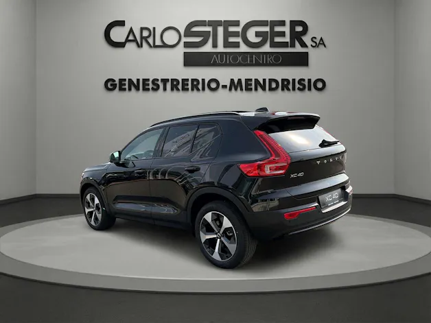 Volvo XC40 B3 Benzin Mild Hybrid Plus Dark DCT