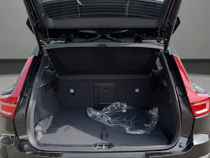 VOLVO XC40 B3 Benzin Mild Hybrid Plus Dark DCT
