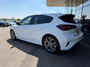 FORD Focus 1.0 MHEV ST-Line X Automat