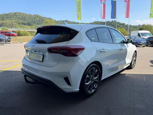 FORD Focus 1.0 MHEV ST-Line X Automat