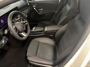 MERCEDES-BENZ A 200 Night Star 7G-DCT