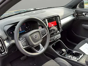 VOLVO XC40 B4 Benzin Mild Hybrid Ultra Black Edition DCT
