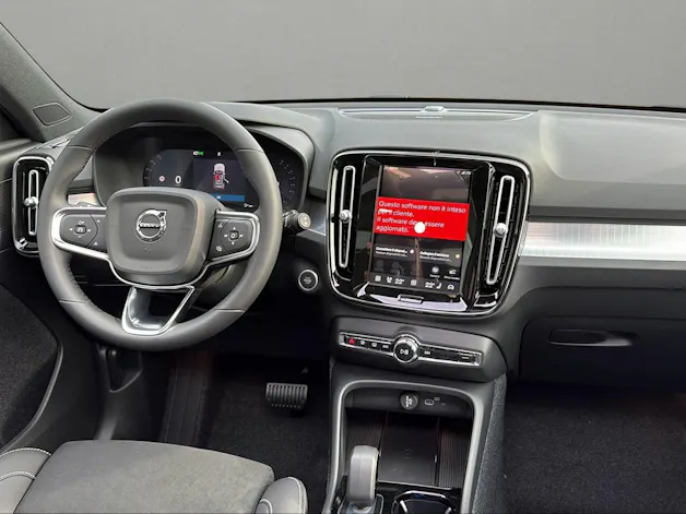 Volvo XC40 B4 Benzin Mild Hybrid Ultra Black Edition DCT
