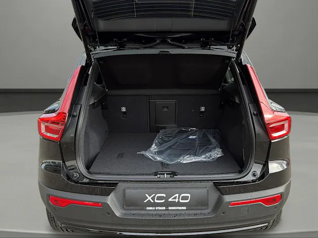 Volvo XC40 B4 Benzin Mild Hybrid Ultra Black Edition DCT