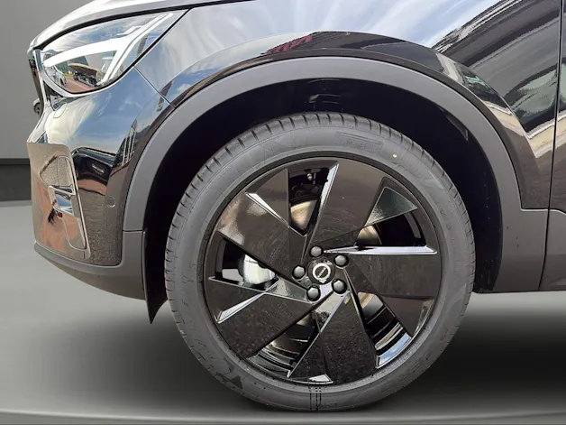 Volvo XC40 B4 Benzin Mild Hybrid Ultra Black Edition DCT
