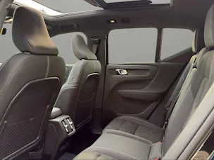 VOLVO XC40 B4 Benzin Mild Hybrid Ultra Black Edition DCT