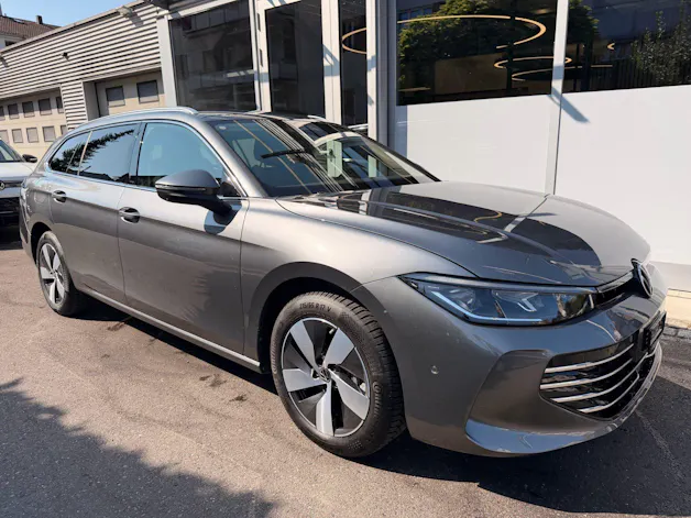 VW Passat Variant 1.5 TSI eHybrid 204 PS Elegance *** WUNDERSCHÖNES FAHRZEUG MIT TOP AUSSTATTUNG !!! ***