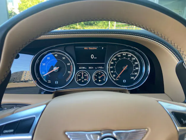Bentley Continental GT 4.0 V8 S Mit dem neuesten, perfekt integrierten Navigationssystem (2026)! Mit Apple CarPlay usw.
