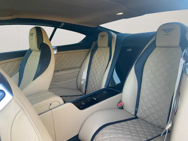 Bentley Continental GT 4.0 V8 S Mit dem neuesten, perfekt integrierten Navigationssystem (2026)! Mit Apple CarPlay usw.