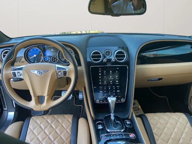 Bentley Continental GT 4.0 V8 S Mit dem neuesten, perfekt integrierten Navigationssystem (2026)! Mit Apple CarPlay usw.