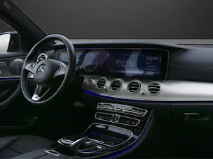MERCEDES-BENZ E 220 d AMG Line